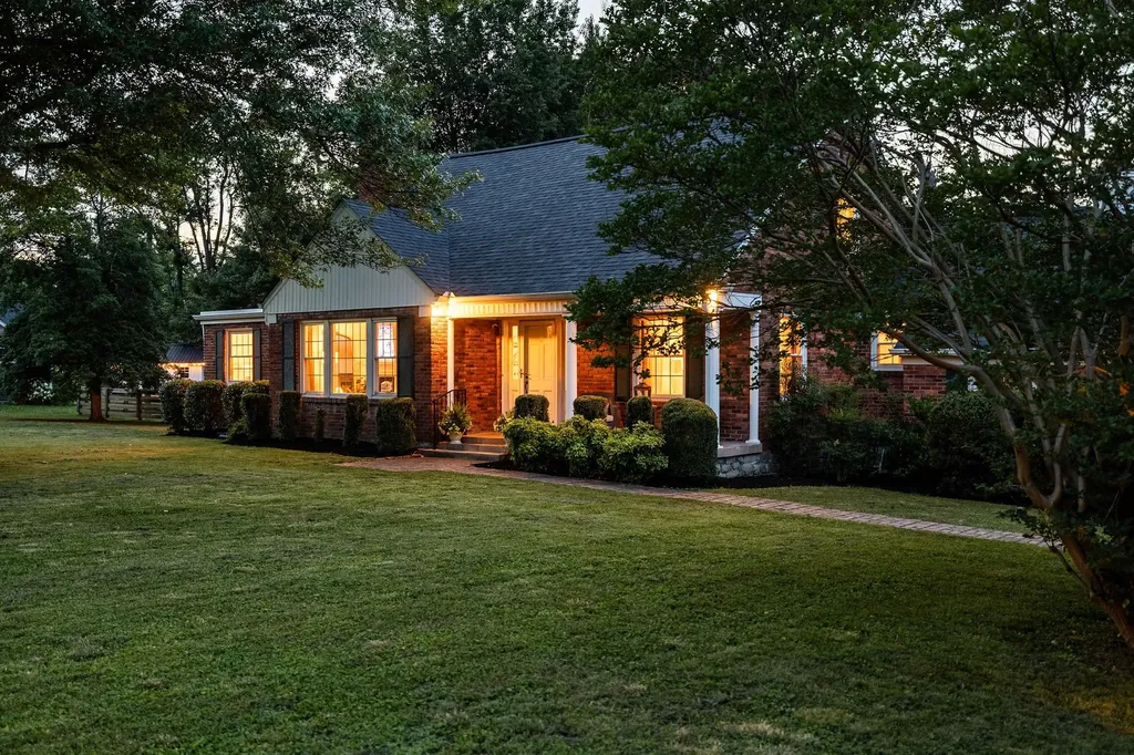 1319 Kenwood Drive Nashville TN 37216