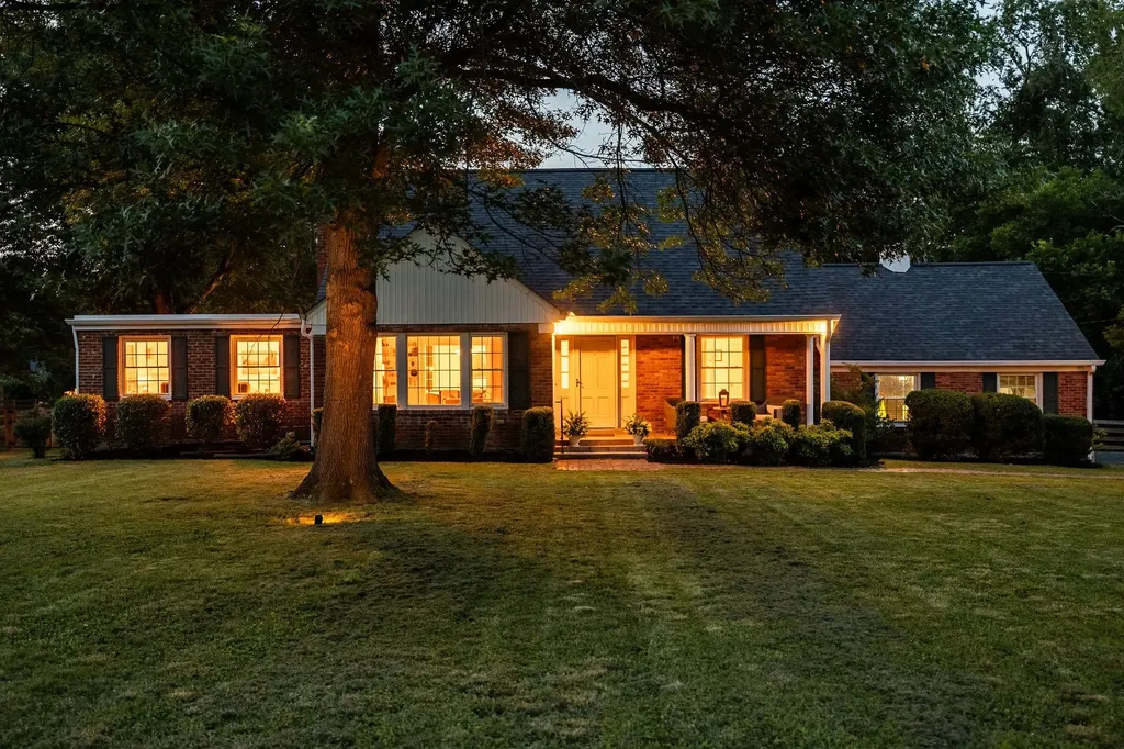1319 Kenwood Drive Nashville TN 37216