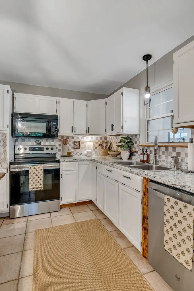 18753 S Pittsburg Mountain Road Sewanee TN 37375