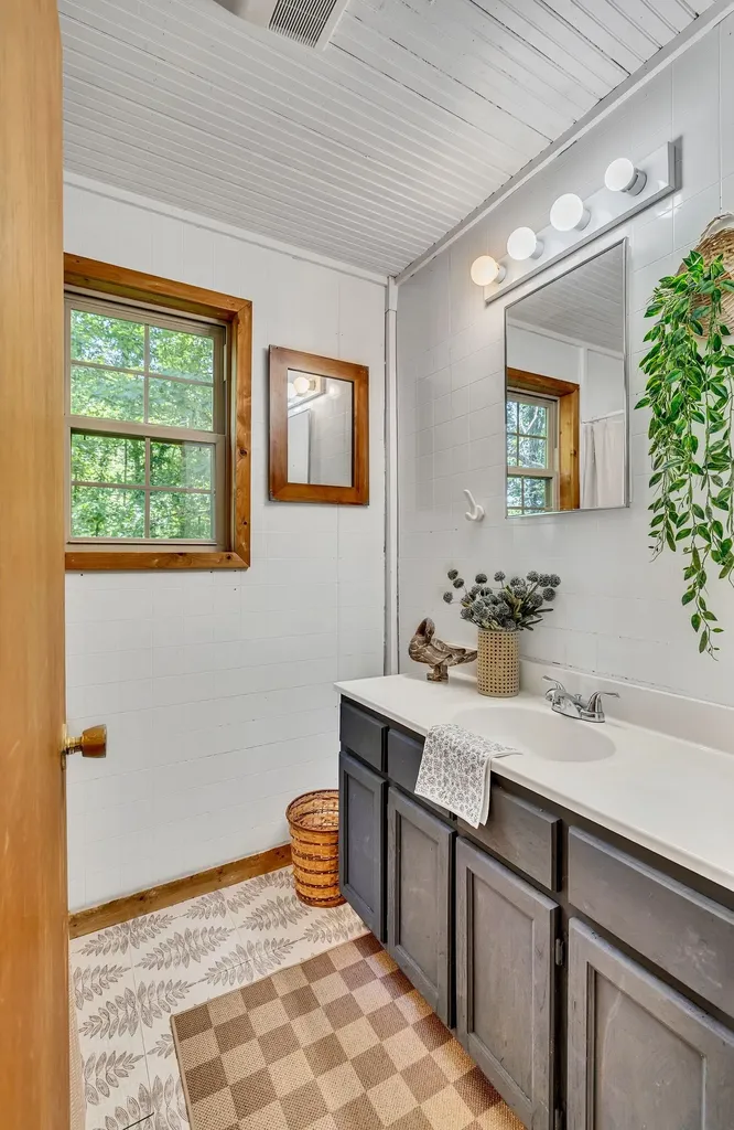 18753 S Pittsburg Mountain Road Sewanee TN 37375