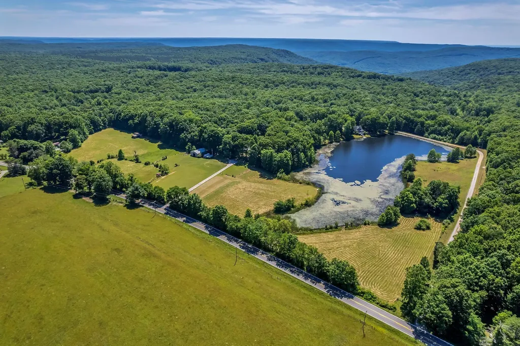 18753 S Pittsburg Mountain Road Sewanee TN 37375