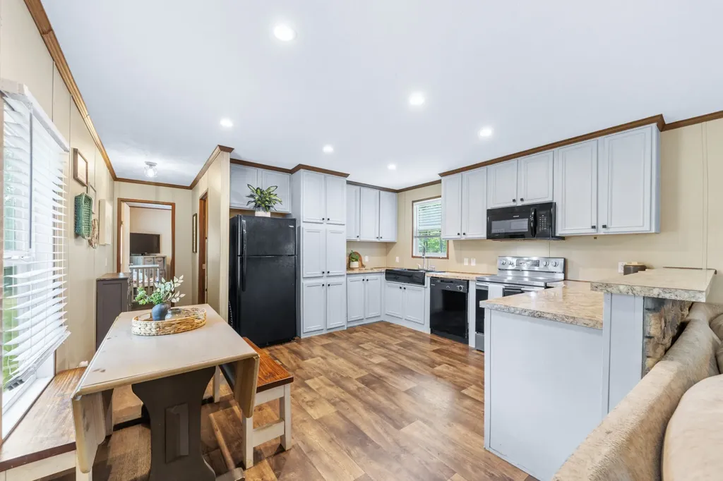 6126 Calvin Potts Road Primm Springs TN 38476