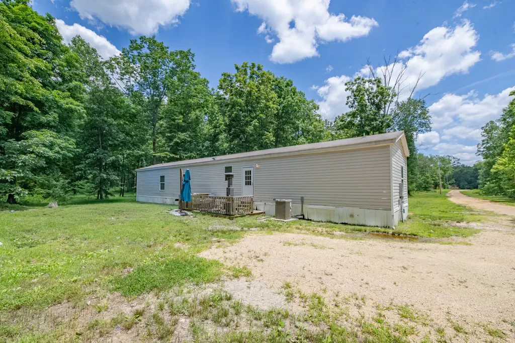 6126 Calvin Potts Road Primm Springs TN 38476