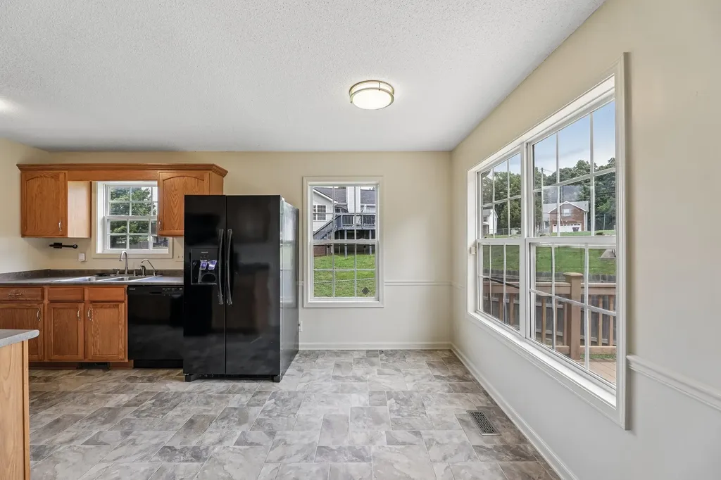 1045 Wisteria Court Clarksville TN 37040