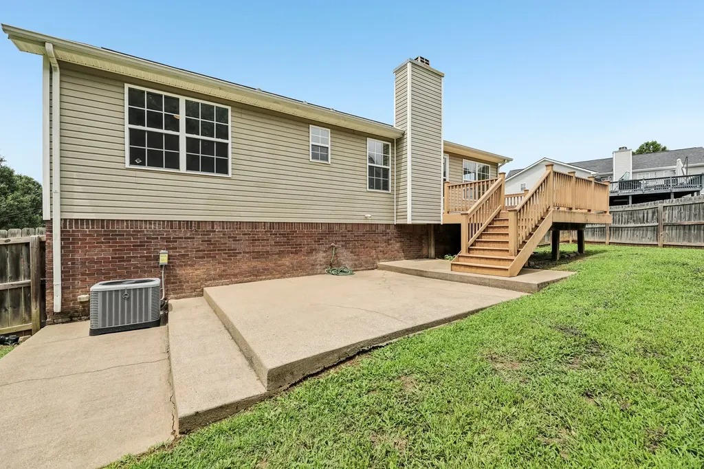 1045 Wisteria Court Clarksville TN 37040