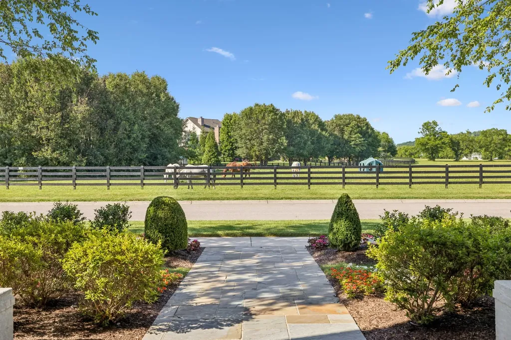 5017 Native Pony Trail College Grove TN 37046