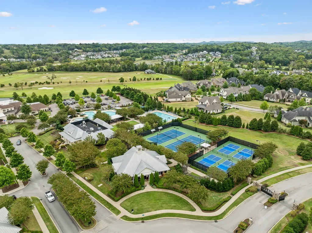 5017 Native Pony Trail College Grove TN 37046