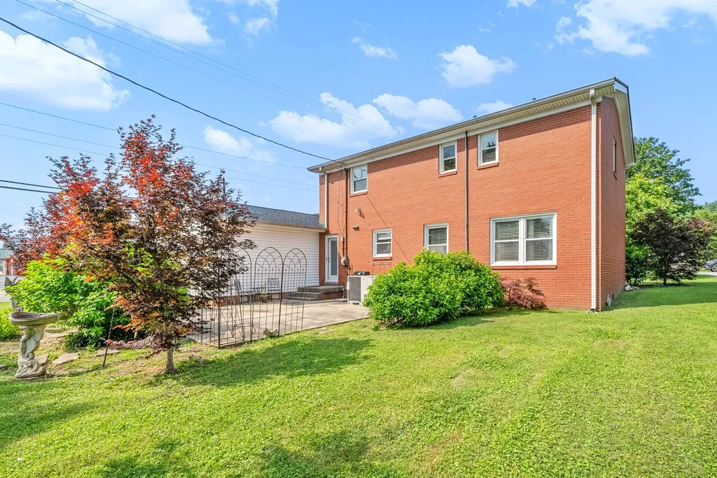 1701 Parkview Drive Hopkinsville KY 42240