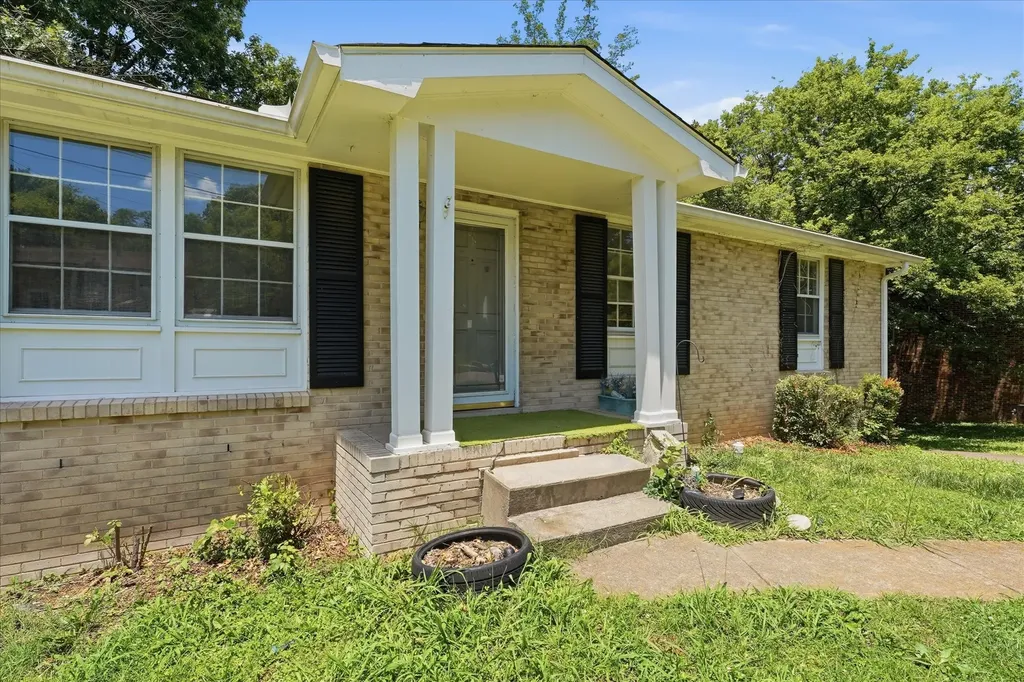 413 Clearwater Drive Nashville TN 37217