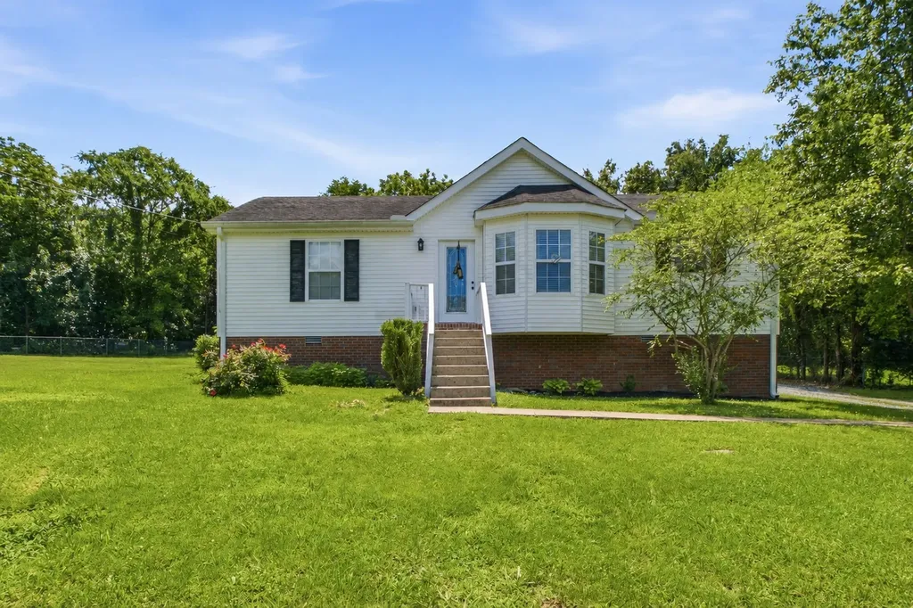 1024 Lynndale Drive Castalian Springs TN 37031