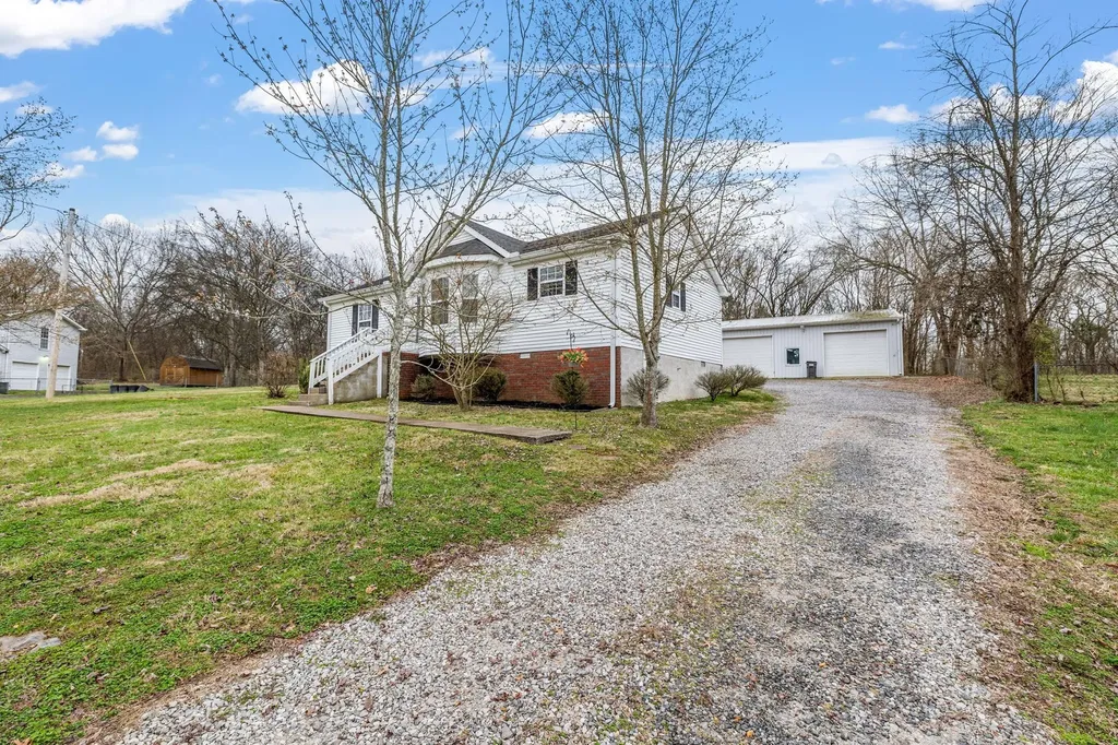 1024 Lynndale Drive Castalian Springs TN 37031