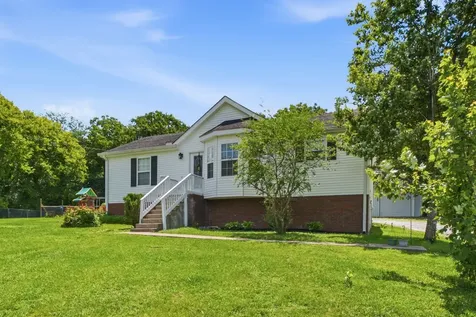 1024 Lynndale Drive Castalian Springs TN 37031
