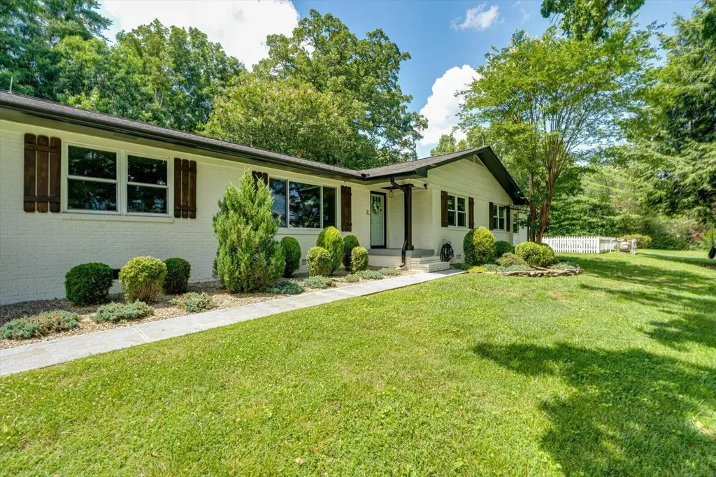 134 County Road 25 Riceville TN 37370
