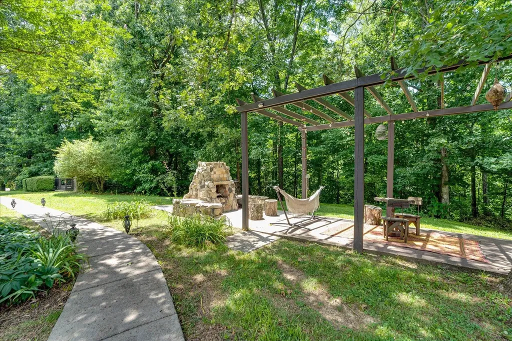 134 County Road 25 Riceville TN 37370