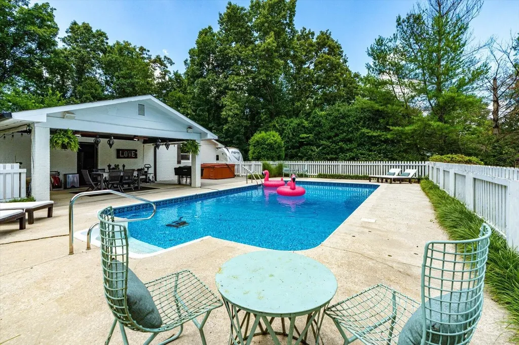 134 County Road 25 Riceville TN 37370