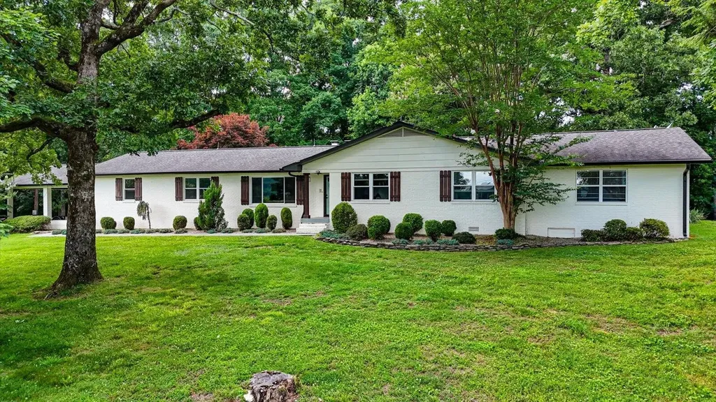 134 County Road 25 Riceville TN 37370