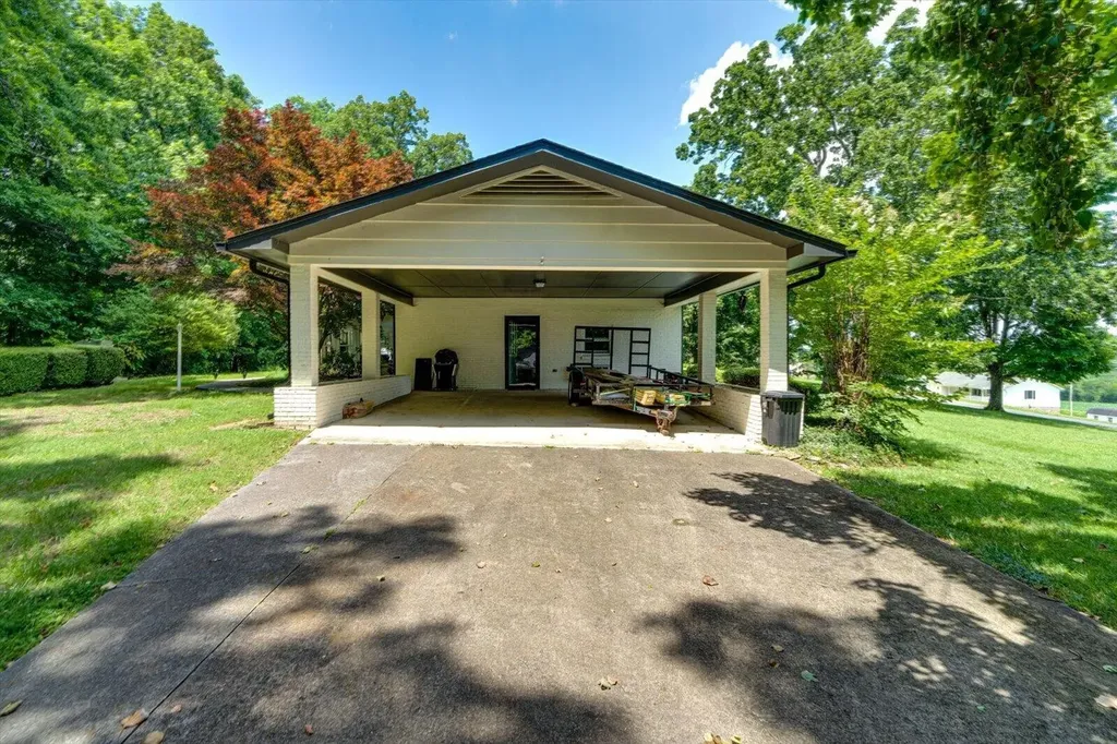 134 County Road 25 Riceville TN 37370