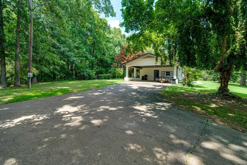 134 County Road 25 Riceville TN 37370