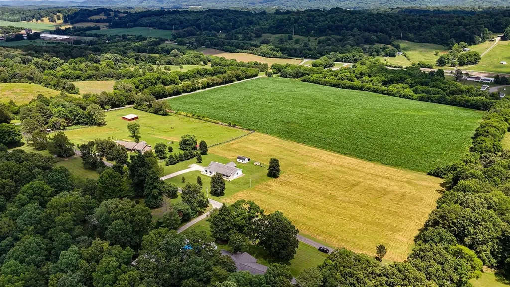 134 County Road 25 Riceville TN 37370