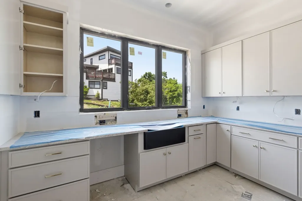 301 33rd Ave, N Nashville TN 37209
