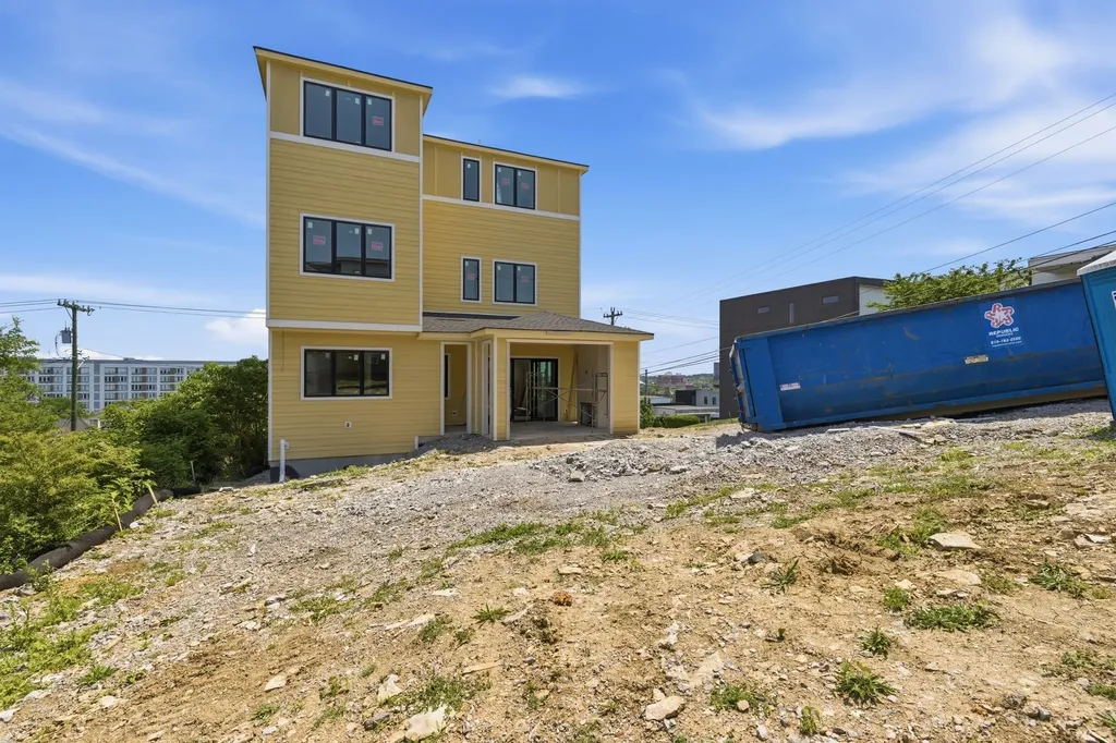 301 33rd Ave, N Nashville TN 37209