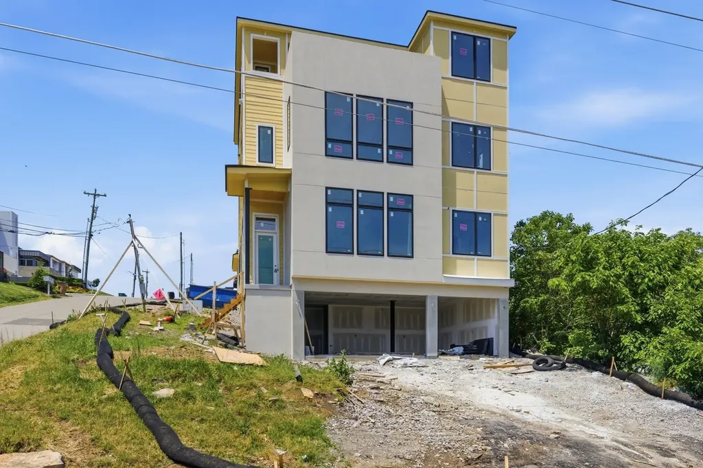 301 33rd Ave, N Nashville TN 37209