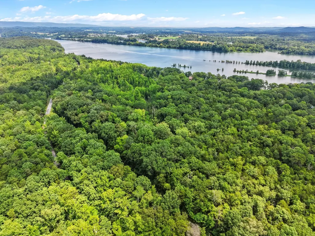 29 Armstrong Ferry Road Decatur TN 37322