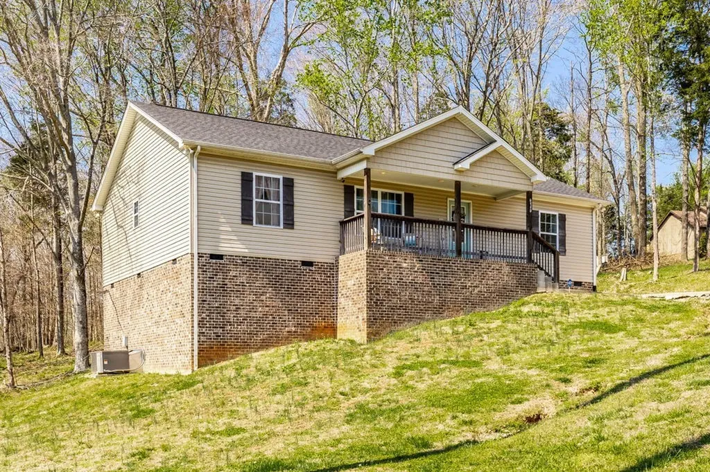 1007 Smiley Troutt Road Bethpage TN 37022