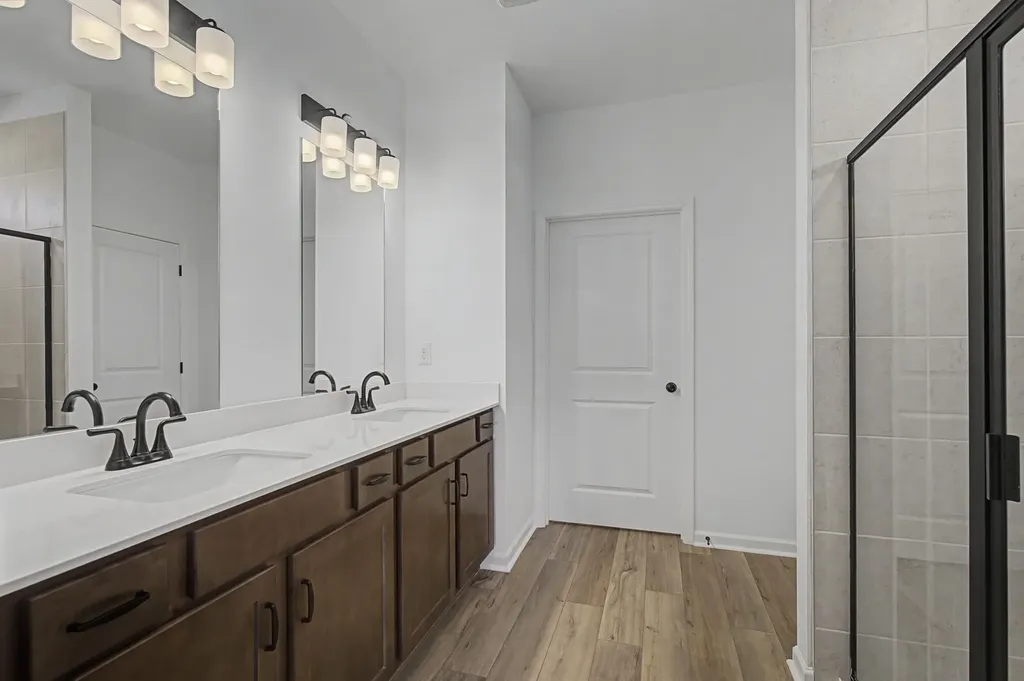 1353 English Oak Drive Clarksville TN 37043
