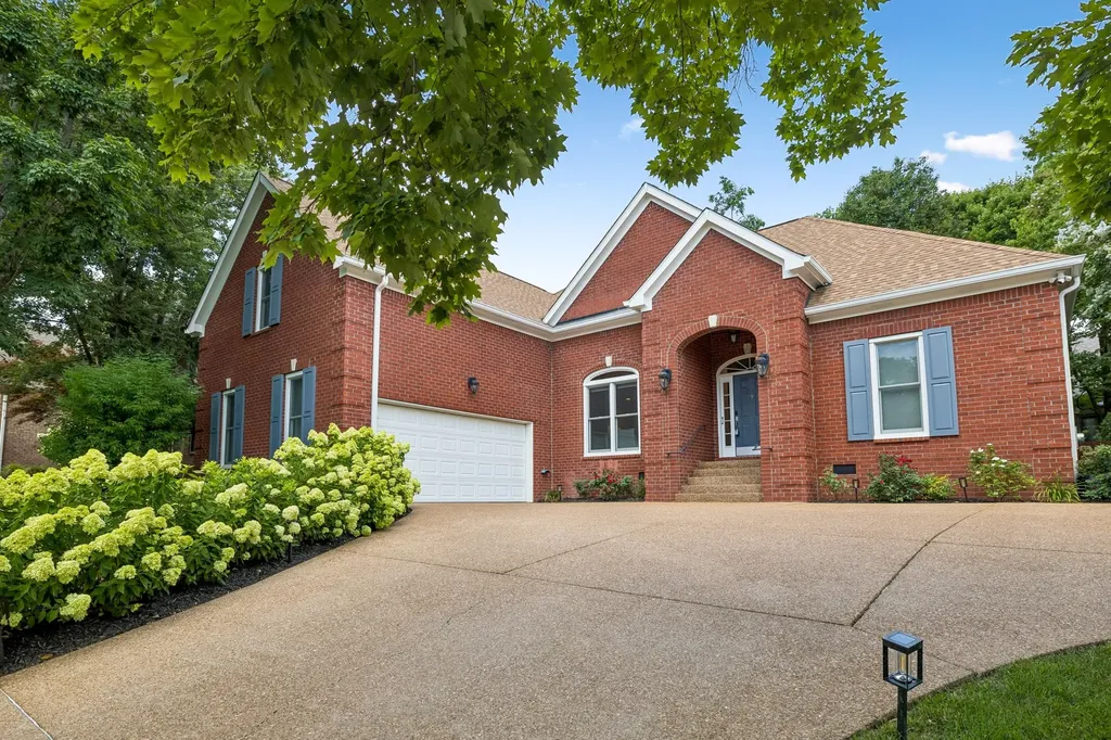 5136 Ravens Glen Nashville TN 37211