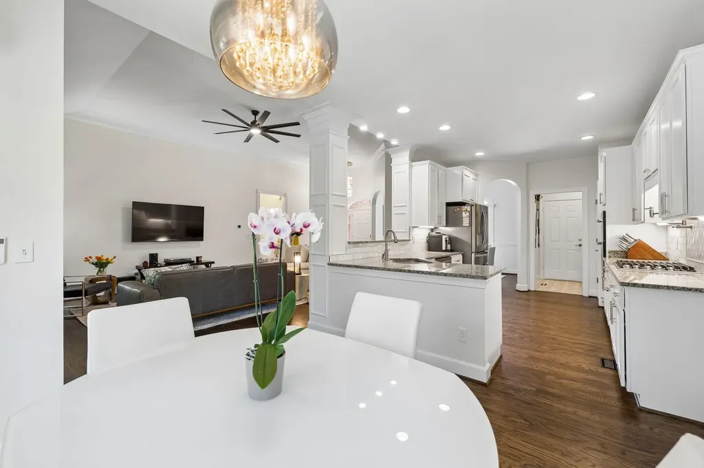 5136 Ravens Glen Nashville TN 37211