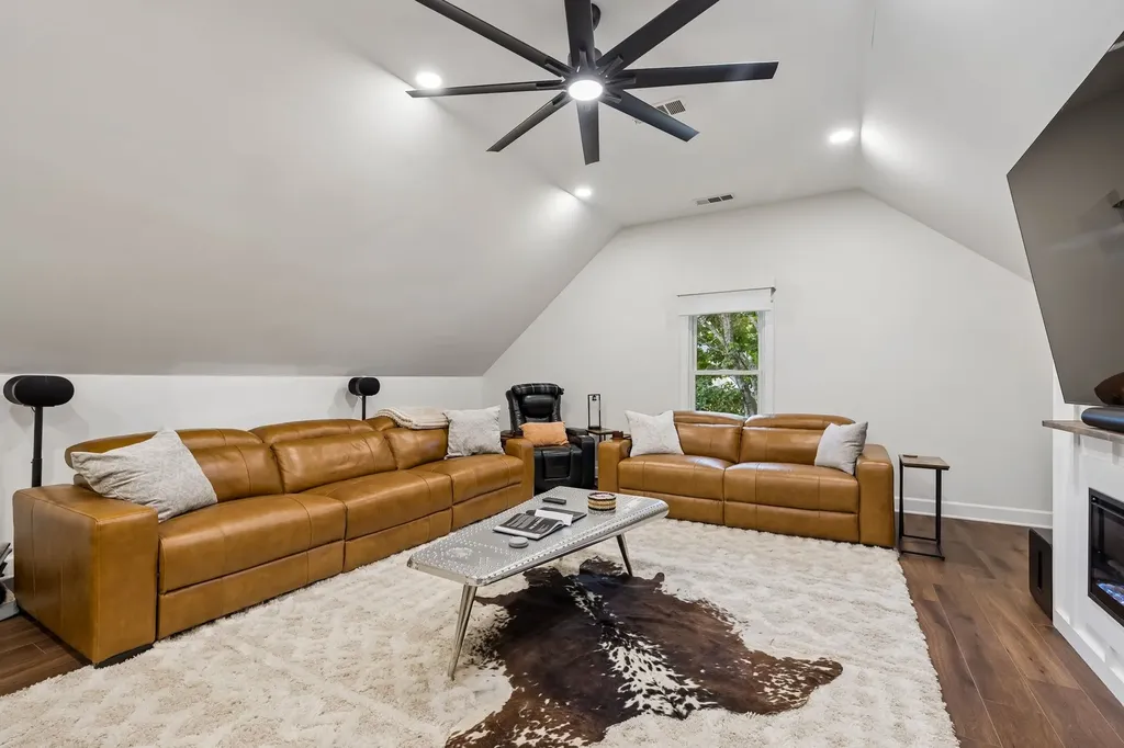 5136 Ravens Glen Nashville TN 37211