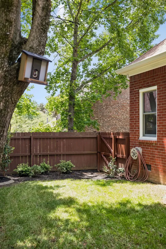 5136 Ravens Glen Nashville TN 37211
