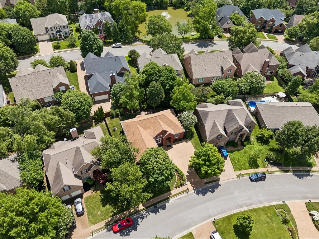 5136 Ravens Glen Nashville TN 37211