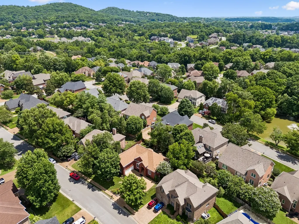 5136 Ravens Glen Nashville TN 37211