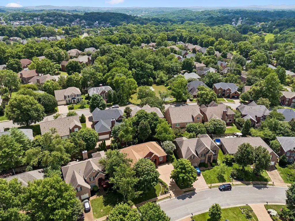 5136 Ravens Glen Nashville TN 37211
