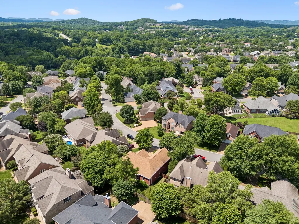 5136 Ravens Glen Nashville TN 37211