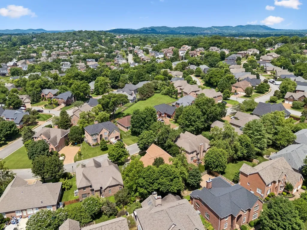 5136 Ravens Glen Nashville TN 37211
