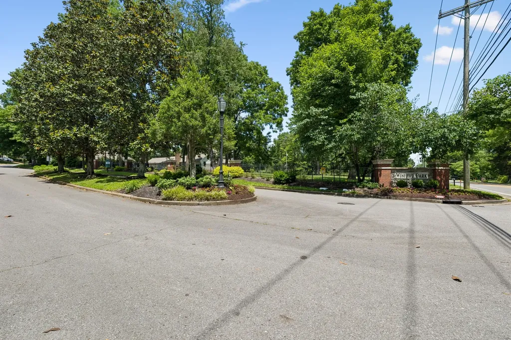 5136 Ravens Glen Nashville TN 37211