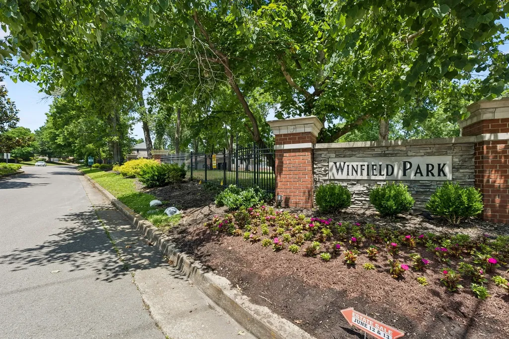 5136 Ravens Glen Nashville TN 37211
