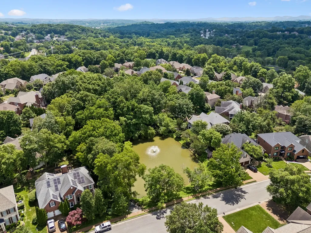 5136 Ravens Glen Nashville TN 37211