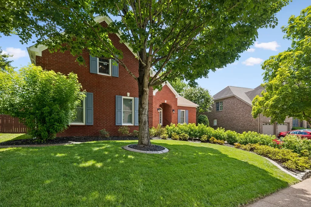 5136 Ravens Glen Nashville TN 37211