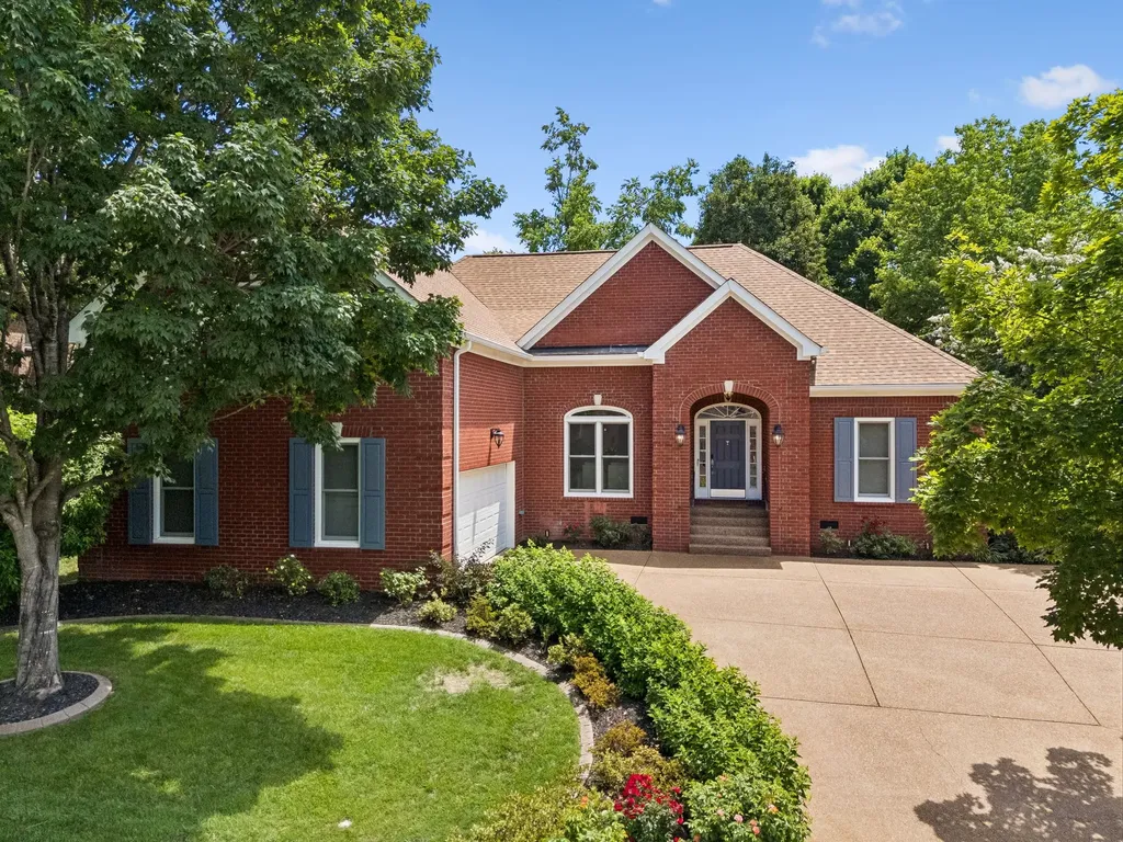 5136 Ravens Glen Nashville TN 37211
