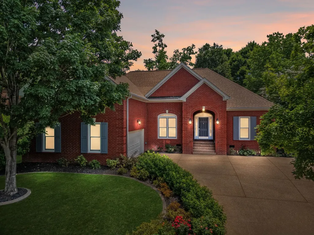5136 Ravens Glen Nashville TN 37211