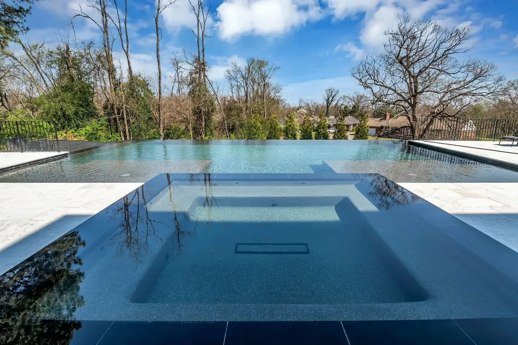 818 Brentview Drive Nashville TN 37220