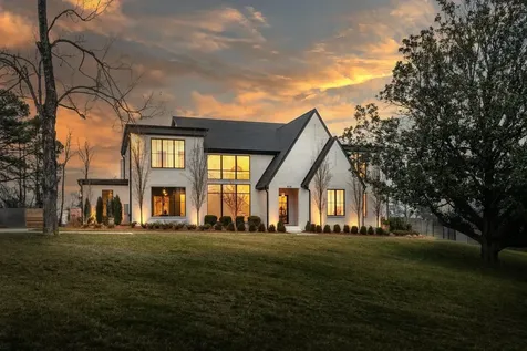 818 Brentview Drive Nashville TN 37220