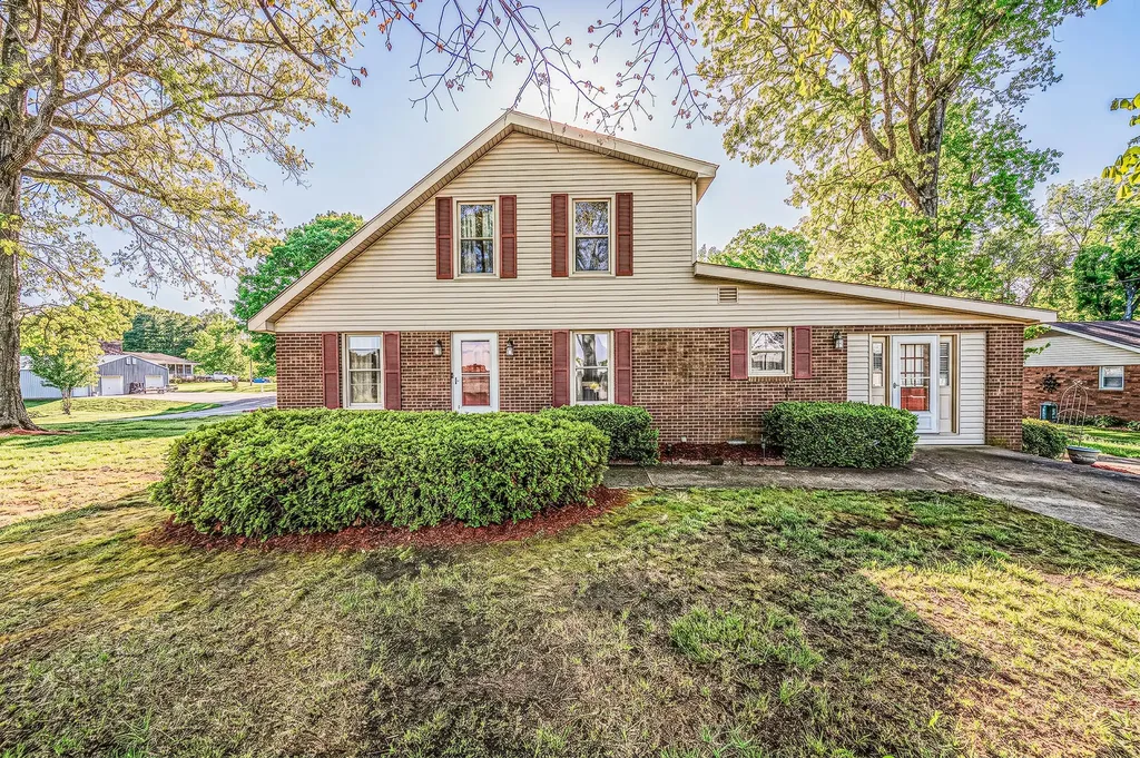 151 Baggett Lane Greenville KY 42345