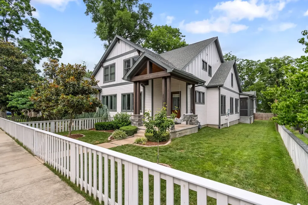 2212 Grantland Avenue Nashville TN 37204