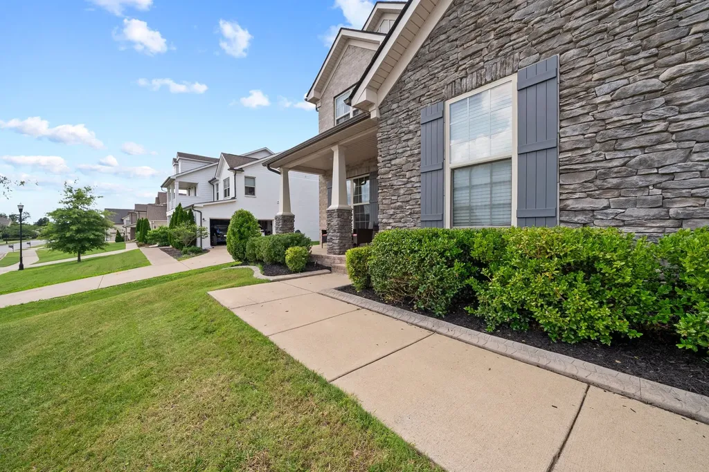 1028 Maleventum Way Spring Hill TN 37174