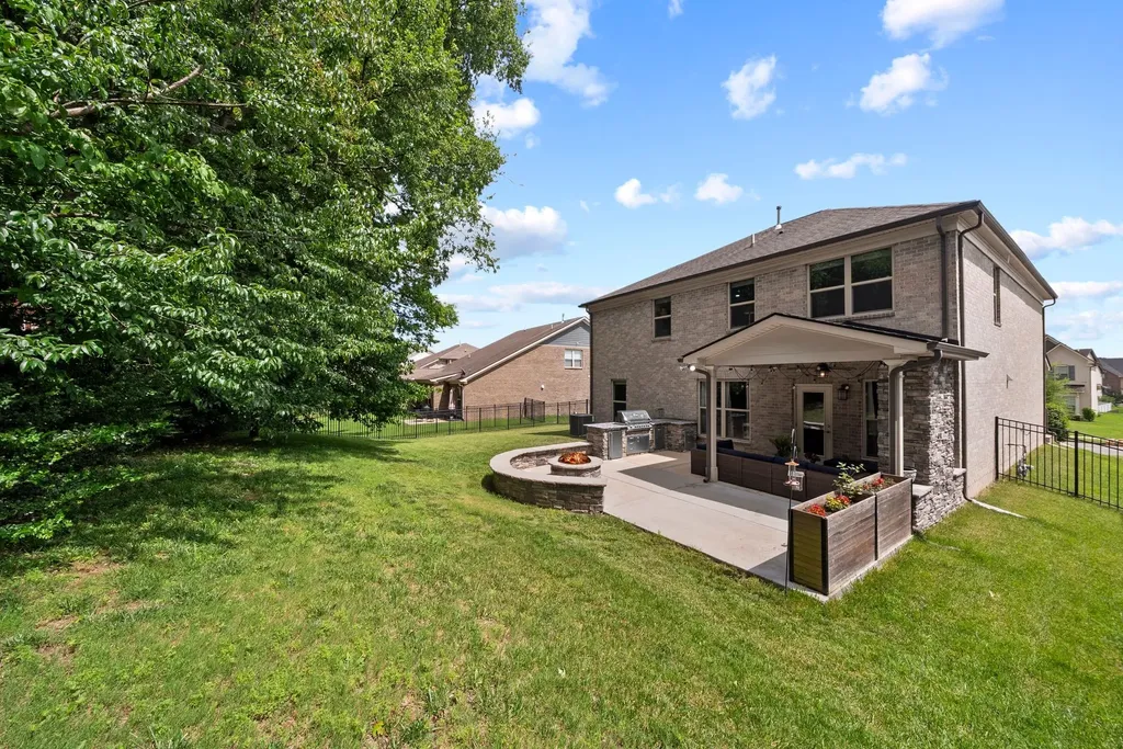1028 Maleventum Way Spring Hill TN 37174